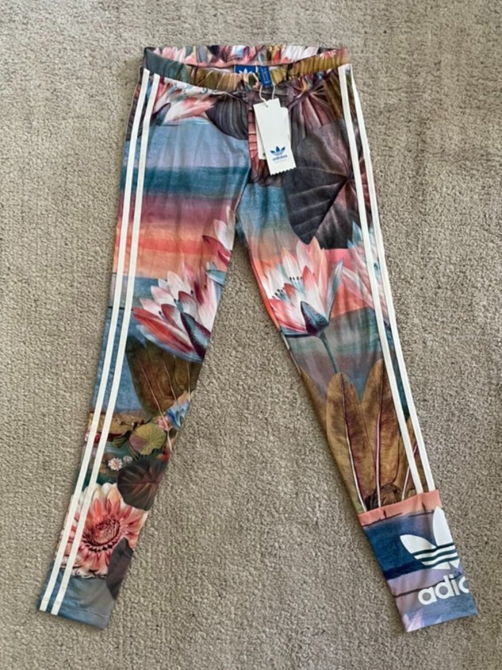 NWT Adidas x FARM Rio "Curso d'Agua" Lotus Leggings 2014 Rare! - Size Small
